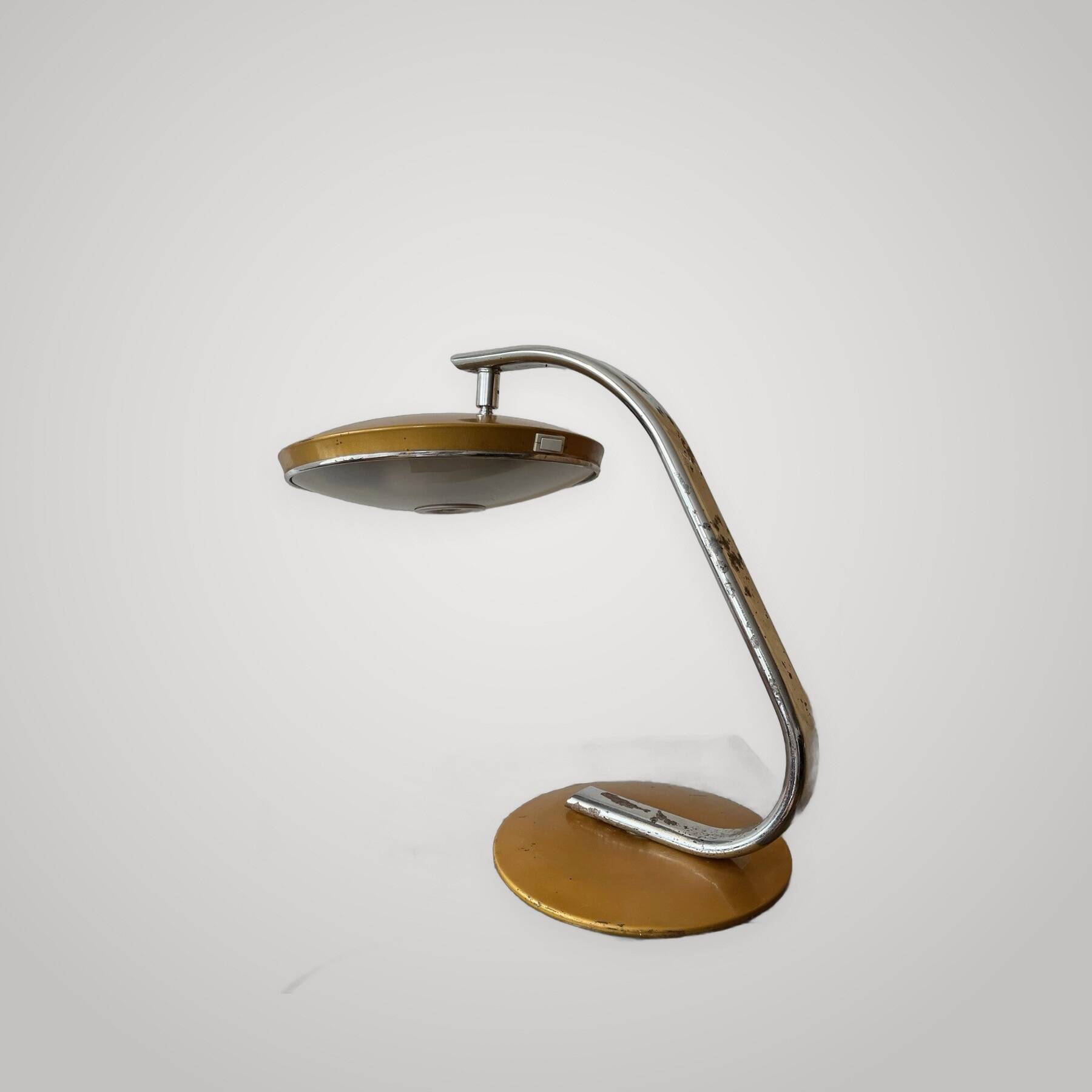 Vintage Fase Boomerang 520 lamp from the 60s-70s.
