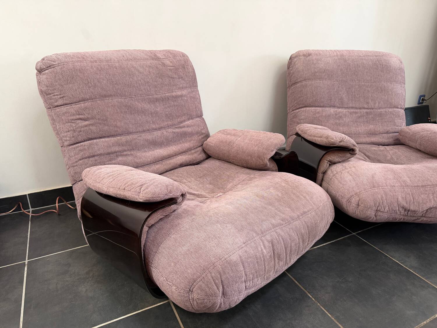Pair of armchairs / lounge chairs Marsala Ligne Roset