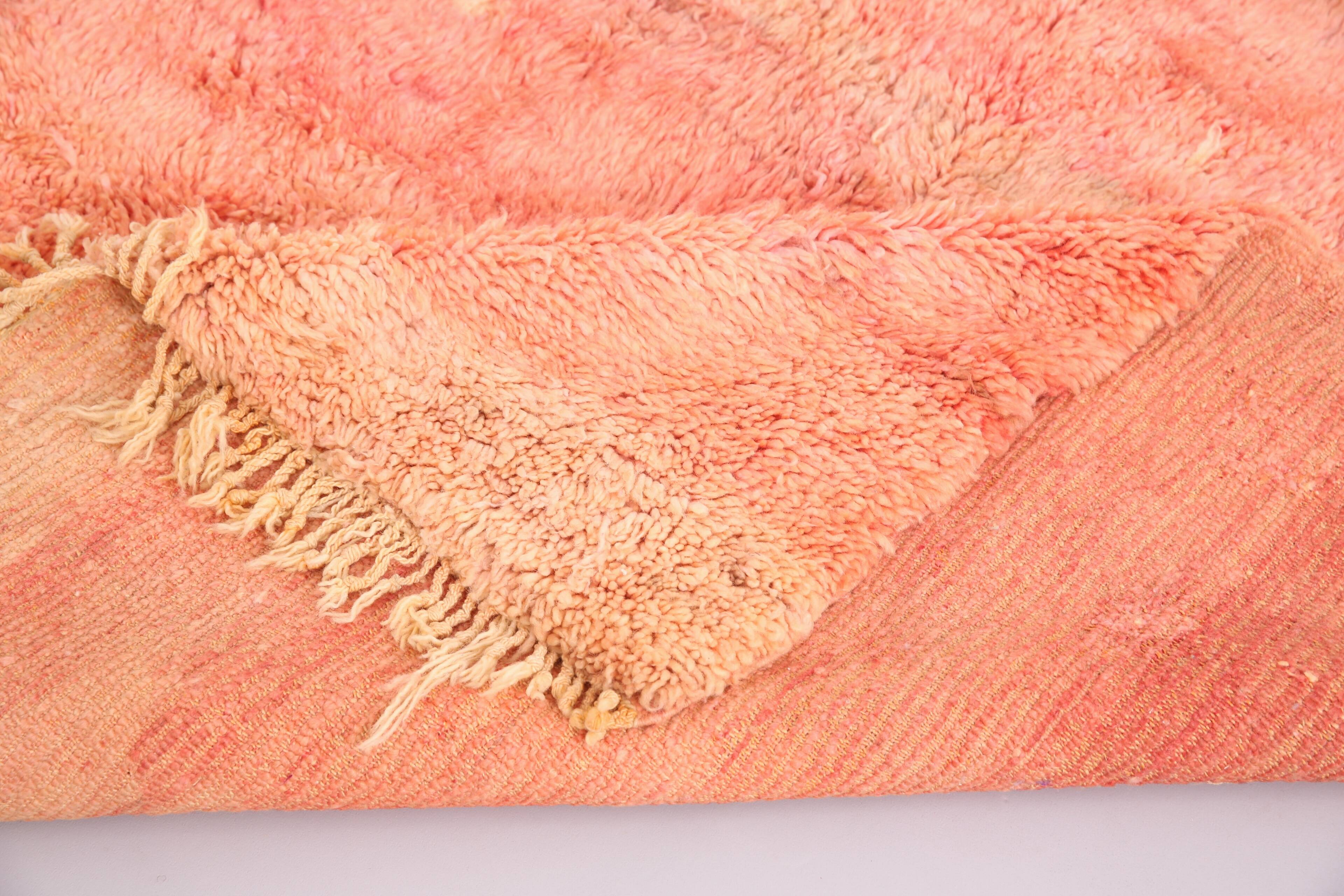 Tapis marocain vintage fait main 196 x 280 cm - Tapis marocain couleur pêche - Berbère