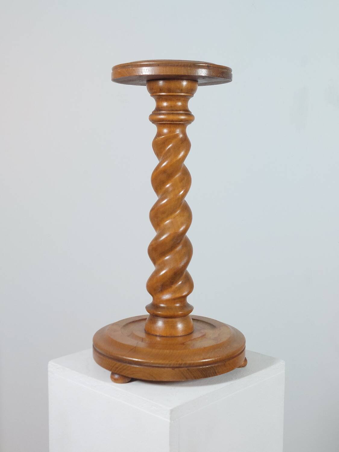 Vintage turned wooden spiral flower support