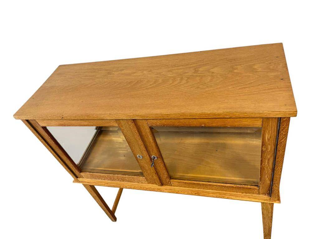 Display cabinet/tea cabinet/vintage wooden shelf