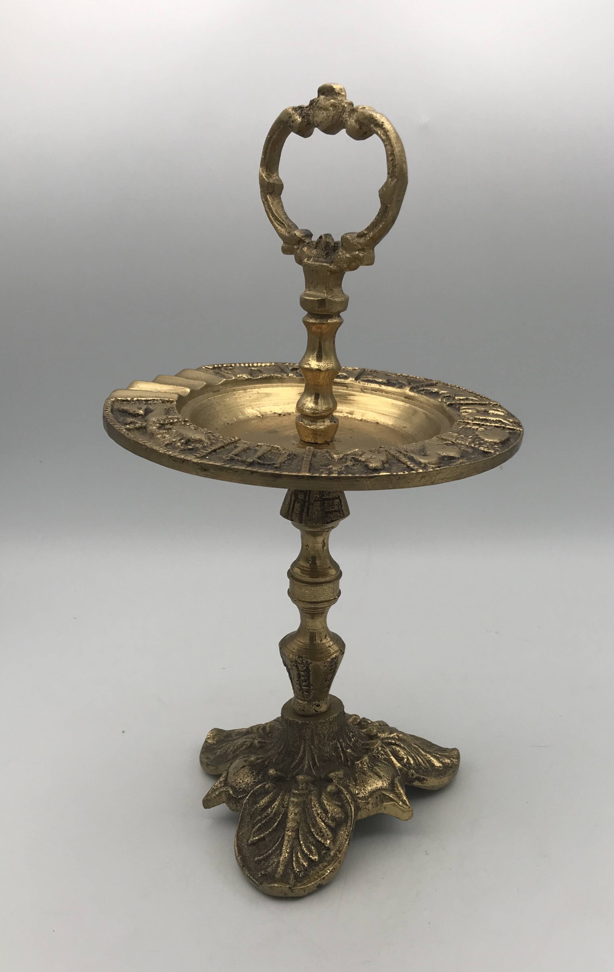 Cendrier sur pied en laiton massif vintage décor signes du zodiaque