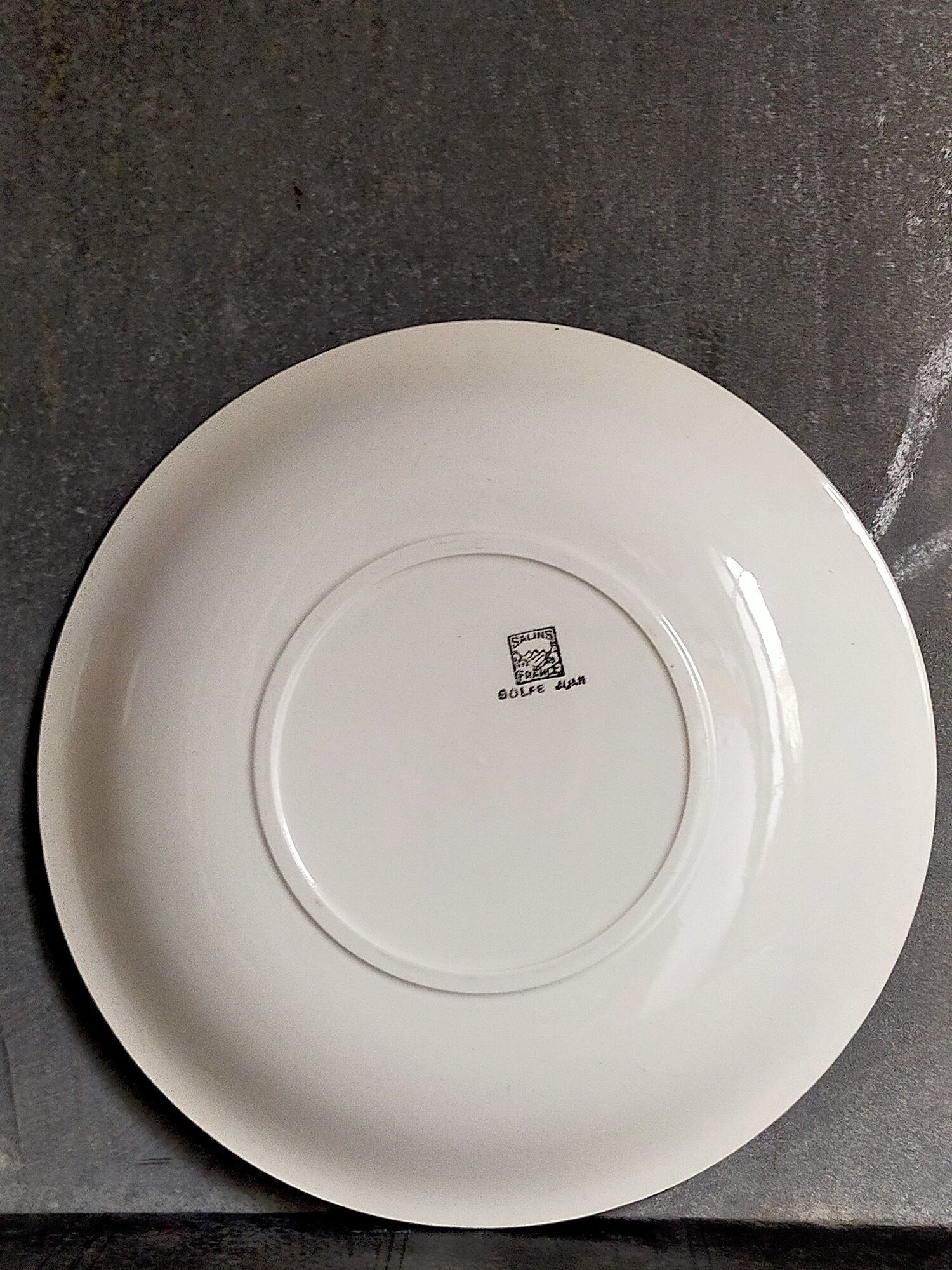 Ceramic round serving dish of the Salins 50s, service "Golf-Juan"