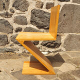 Chaise Zig Zag, par Gerrit Rietveld