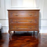 Walnut chest of drawers, Louis XVI style