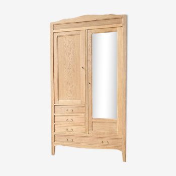 Armoire d'hôtel