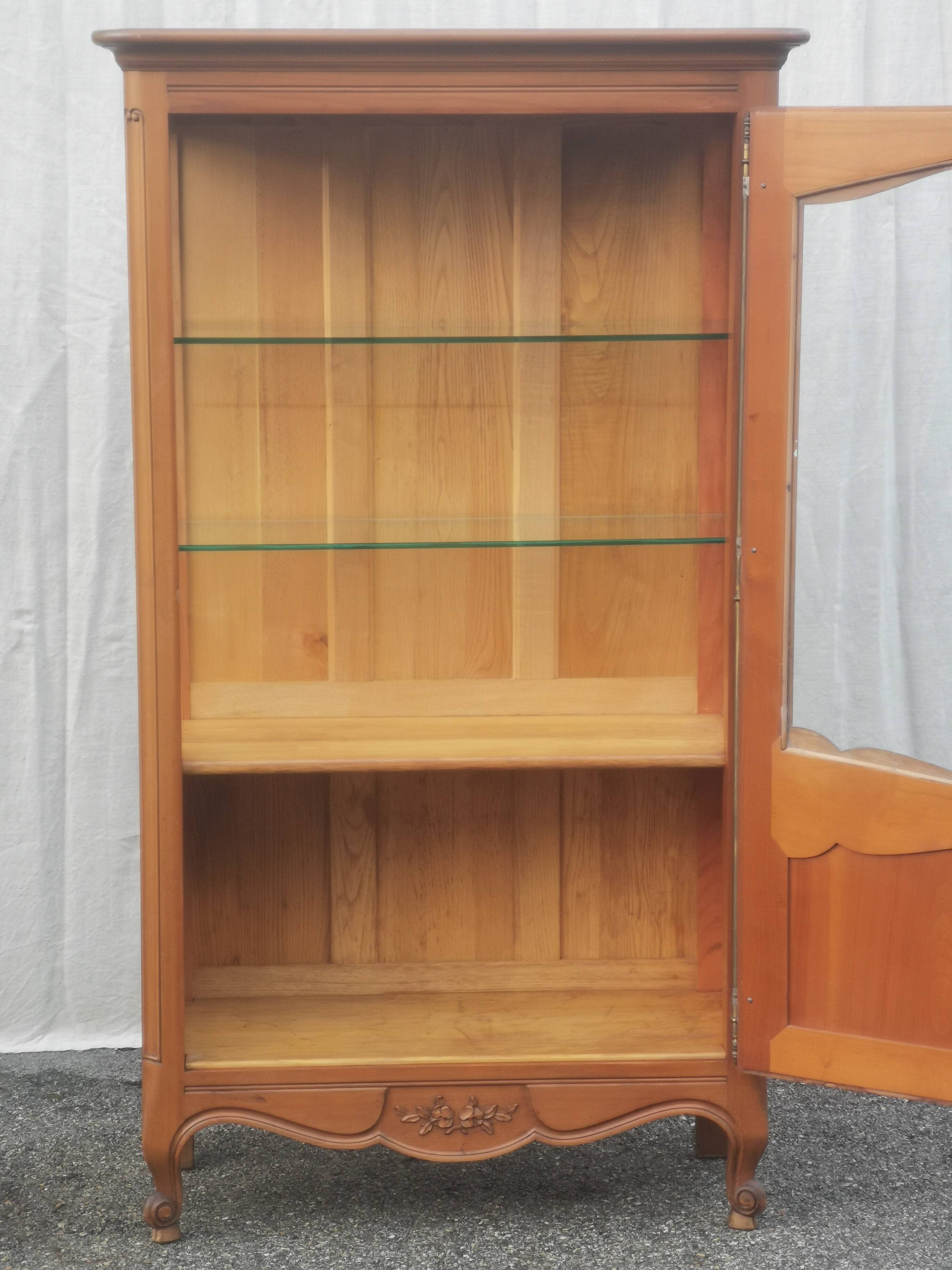 Vintage louis xv style showcase