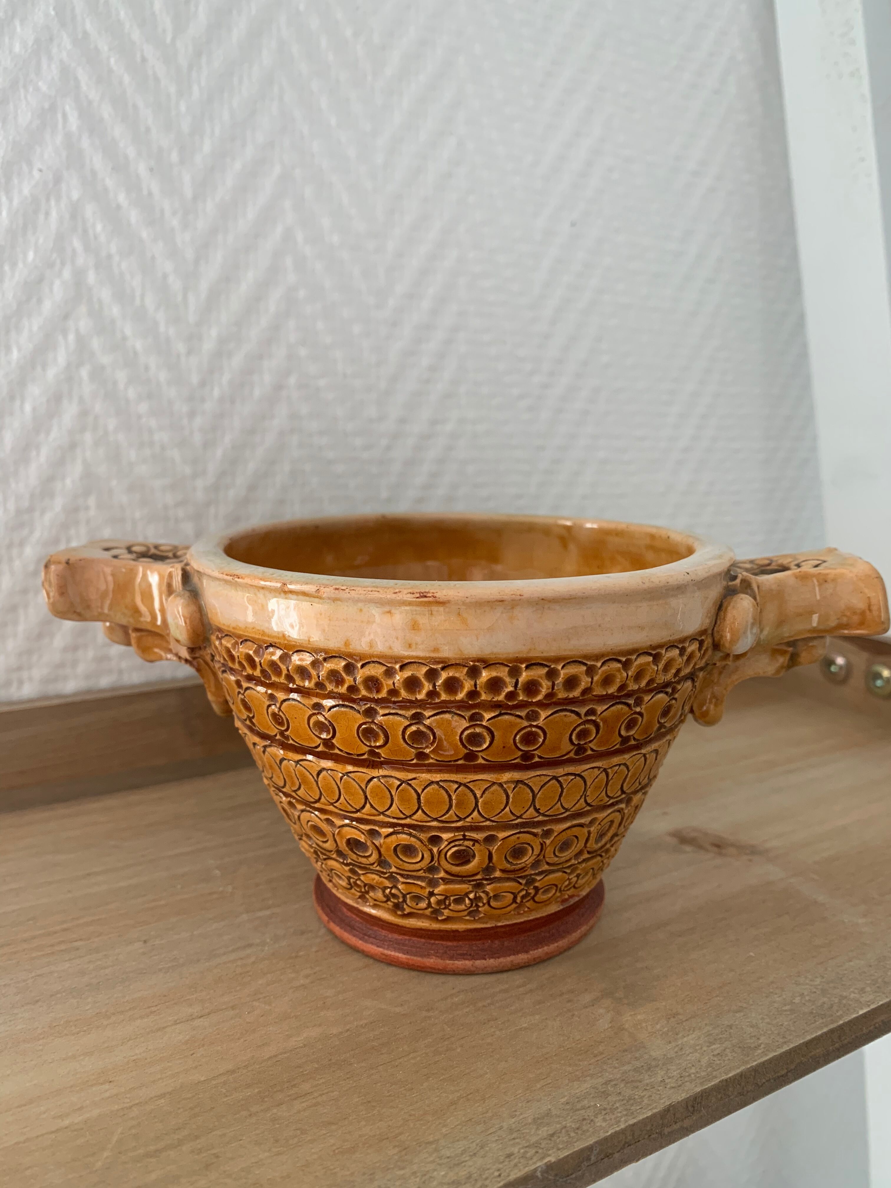 Ceramic handle cup