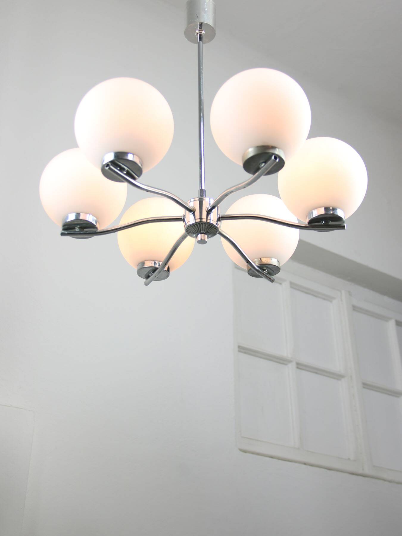 Lustre vintage en chrome et opaline, italie, 1970s