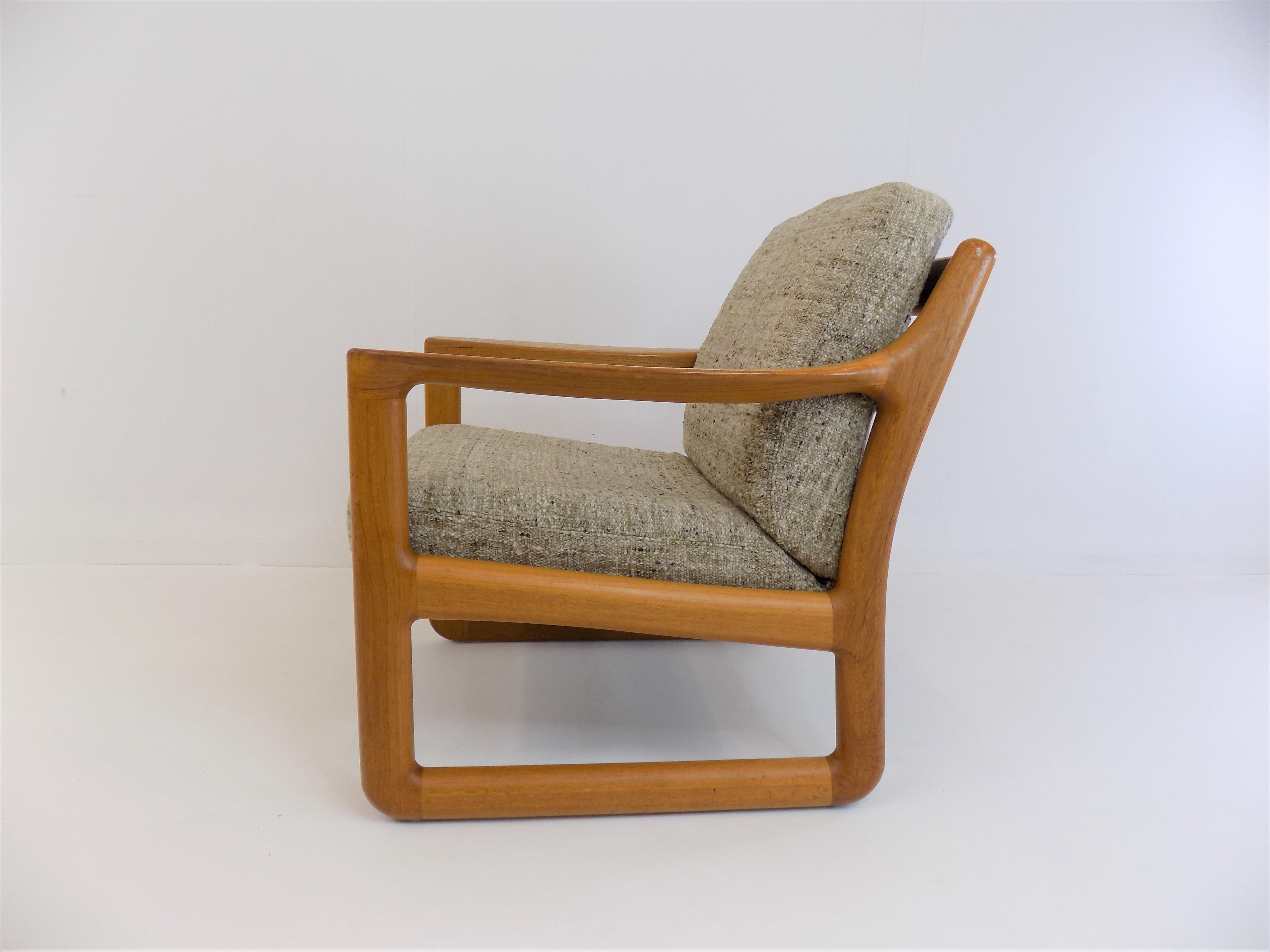 Paire de fauteuils par Johannes Andersen