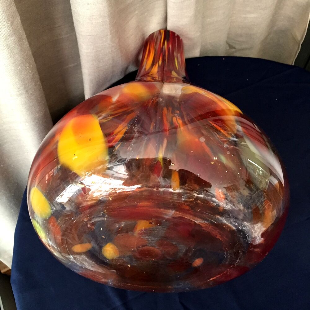 Vase made of multicolored glass paste