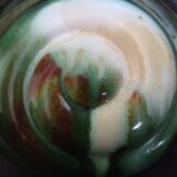 Vase with 3 flowers in the shape of a ceramic snail from Thulin (Belgium)