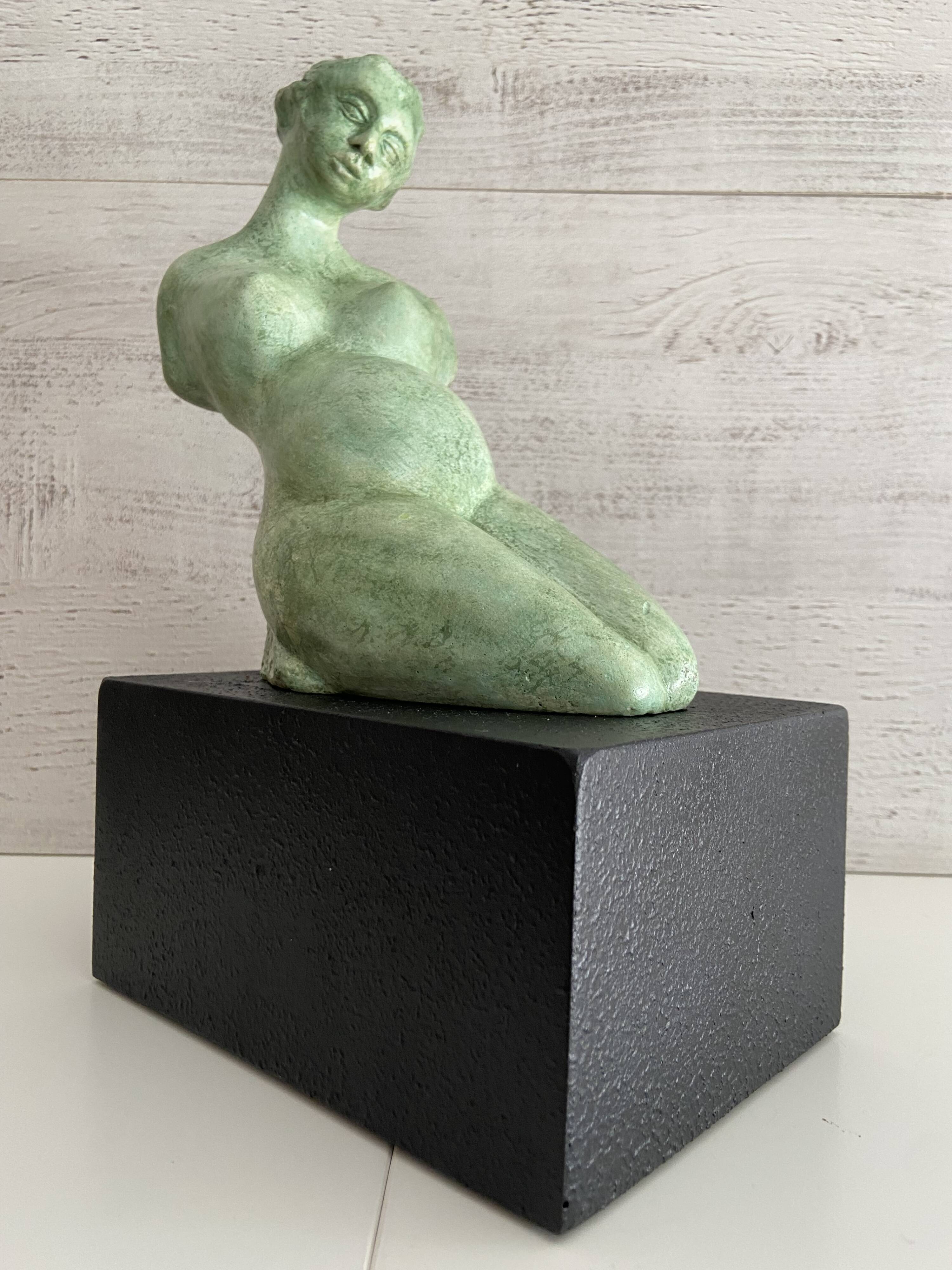 Contemporary & Atypical Design Sculpture Statue Figure Hard Plaster Art Deco