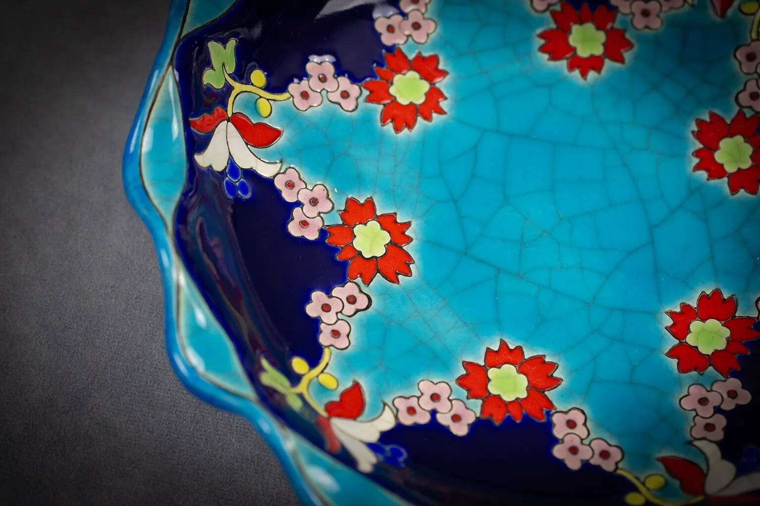 Longwy coupe model Roxane – Floral enamels on a crackled turquoise background