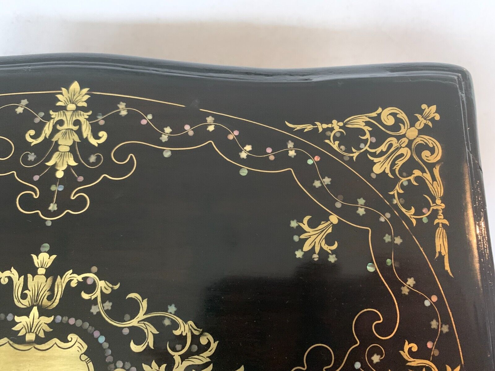 Complete liquor cellar Napoleon III Marquetry boulle Antique box