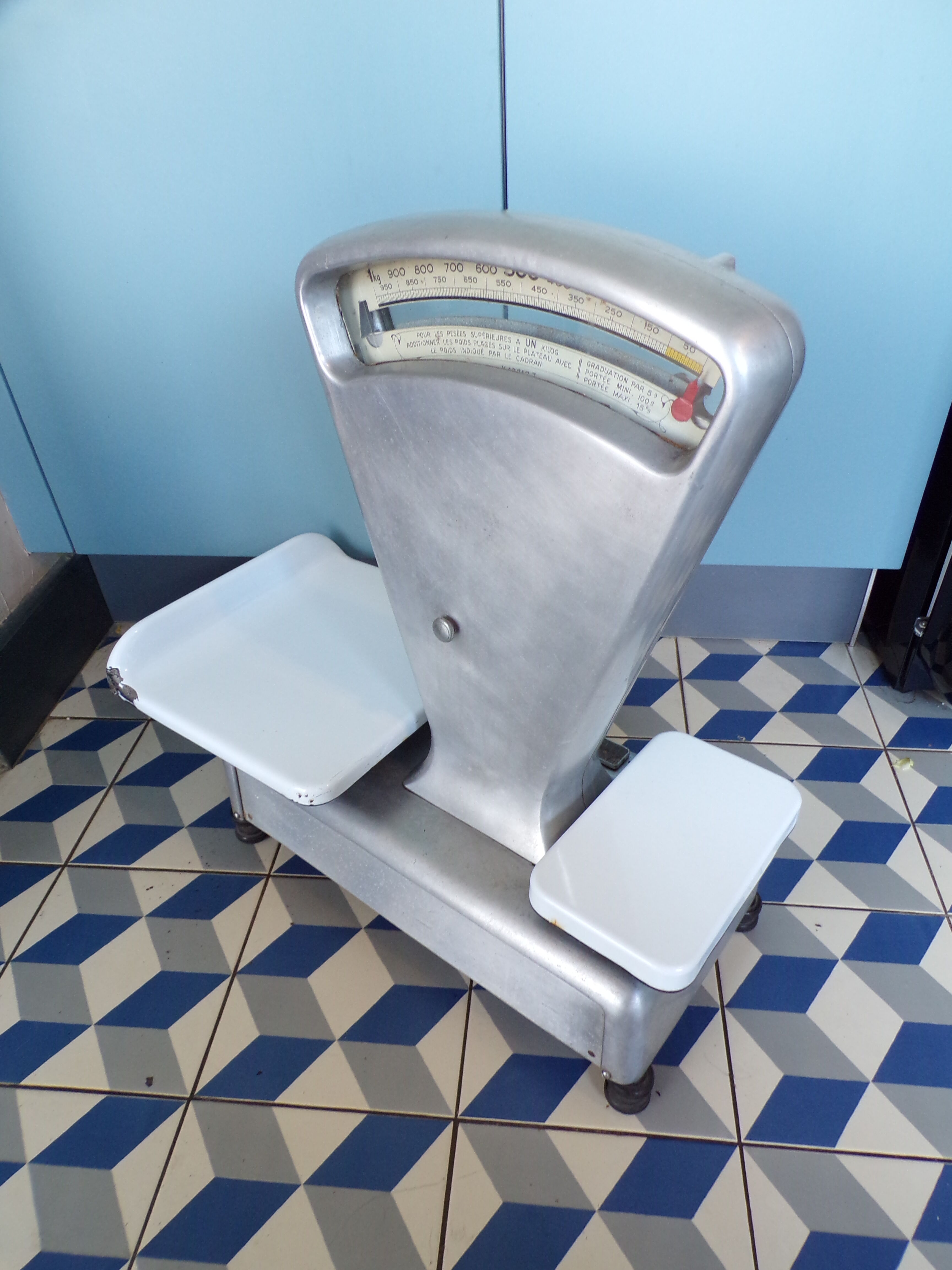 Grocer butcher scale Lutrana