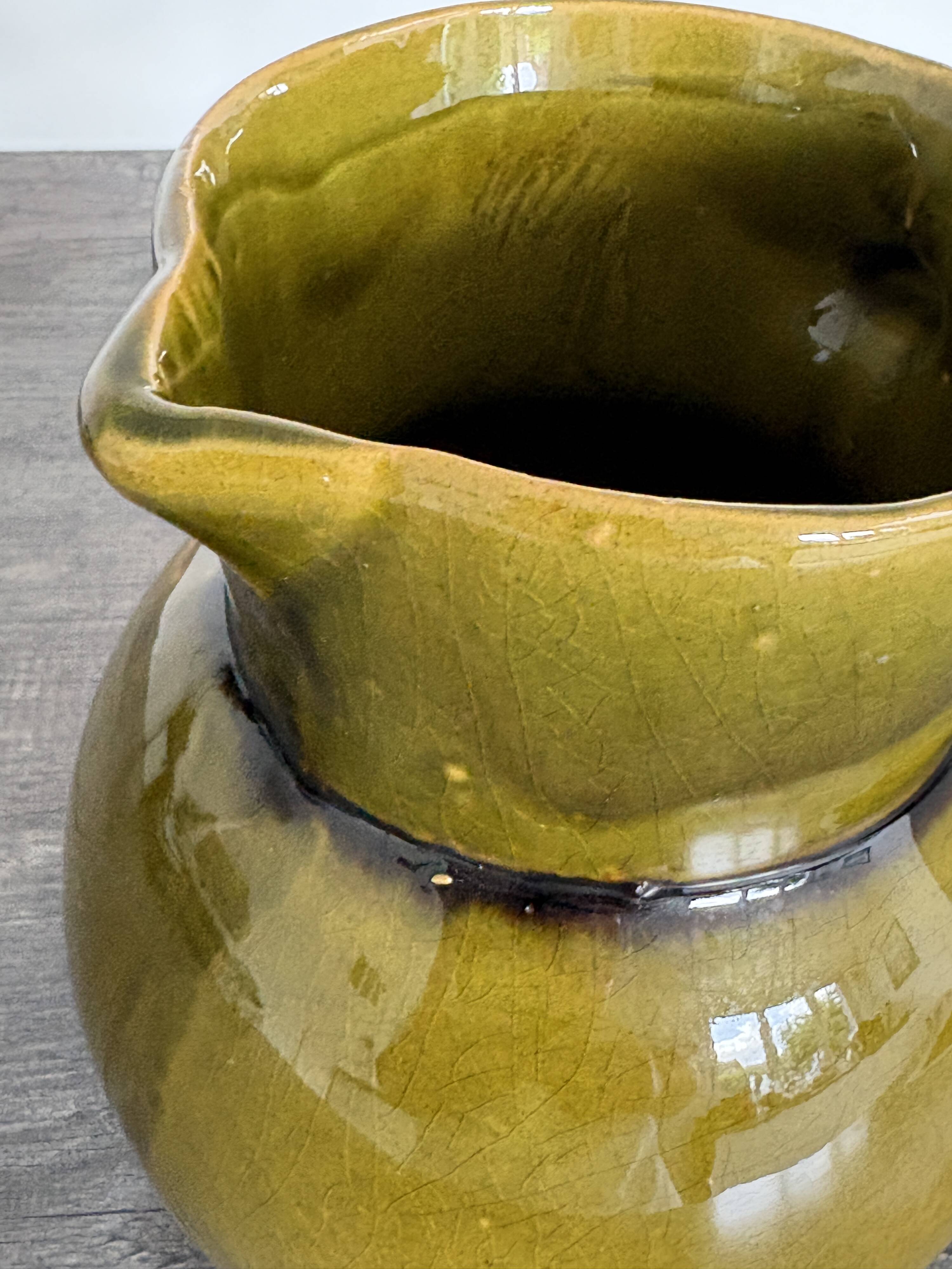 Pichet vintage en céramique vernissée