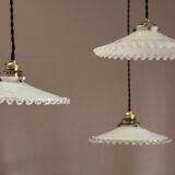 Suspension en opaline blanche et liseré transparent