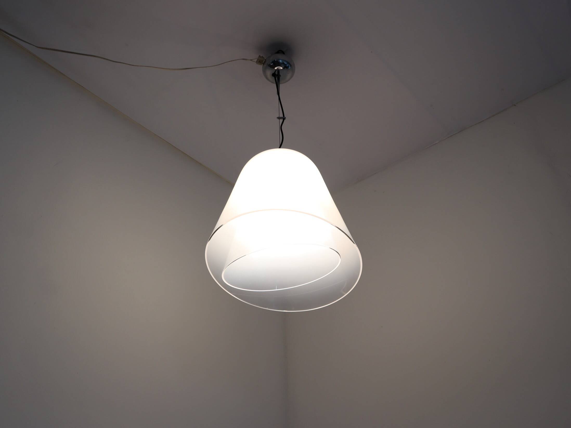 1970s Murano glass "Giglio" double dome pendant lamp by LAMPERTI