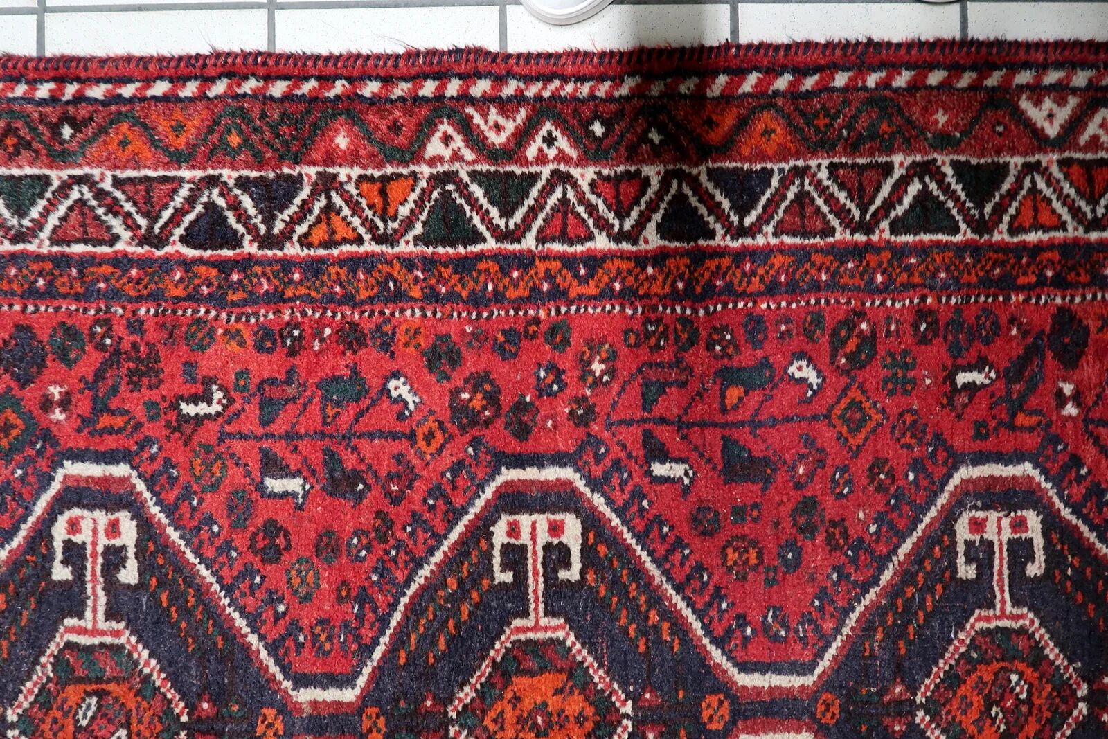 1930s Handmade Wool Rug with Three Medallions, 114 × 159 cm - 1C1294