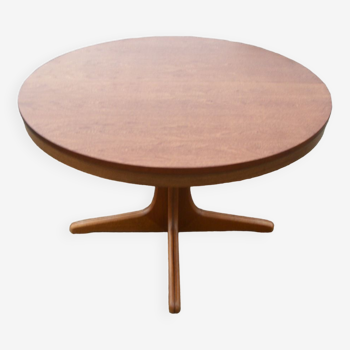 Scandinavian table