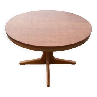 Scandinavian table