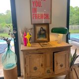 Tableau jeune femme au chalet bleu