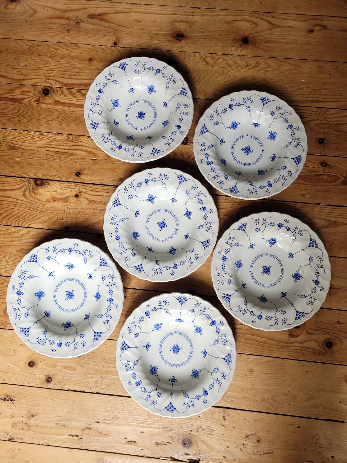 Lot n°2 of 6 Myott Finlandia soup plates