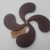 Basque cross cast iron trivet
