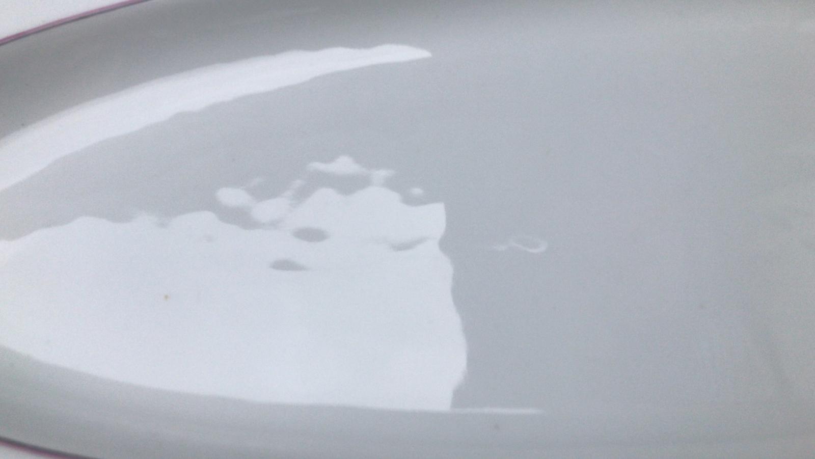 Porcelain serving dish