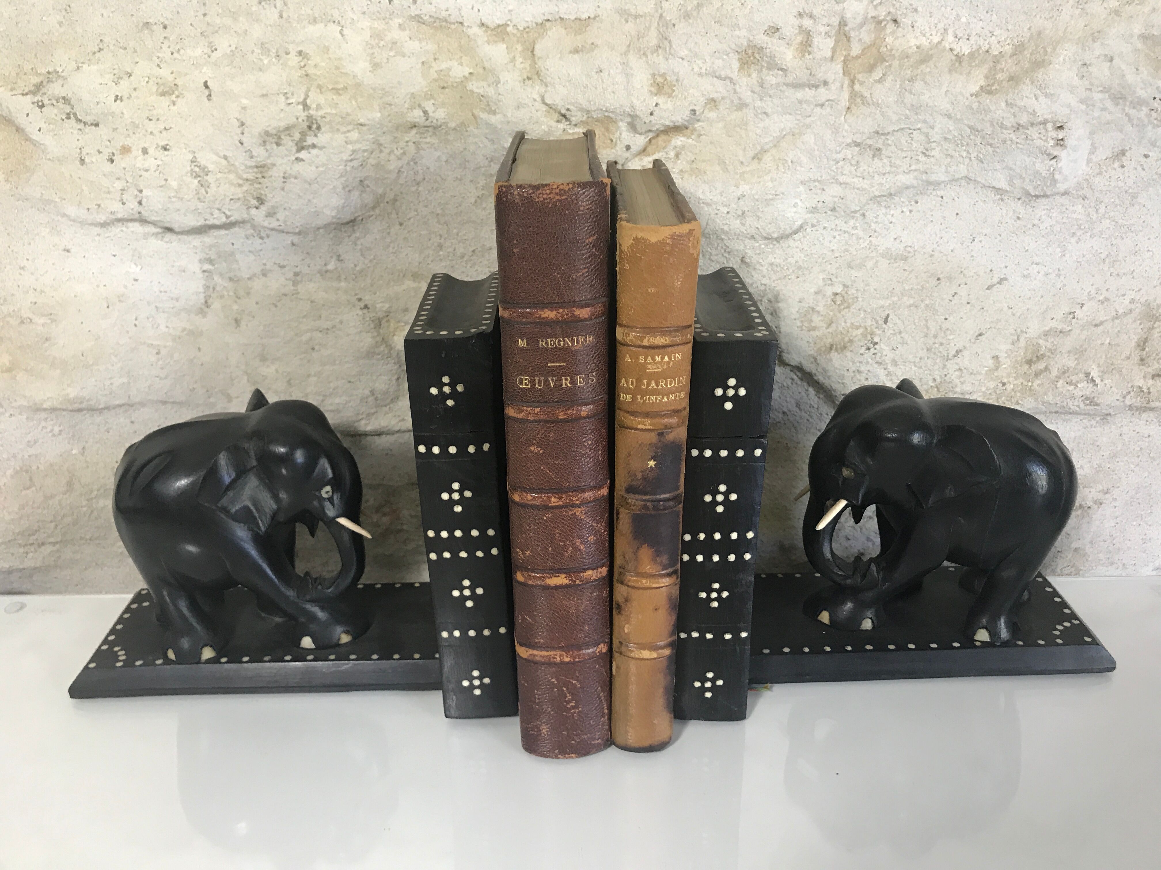 Serre-Livres éléphants en bois noirci vers 1930