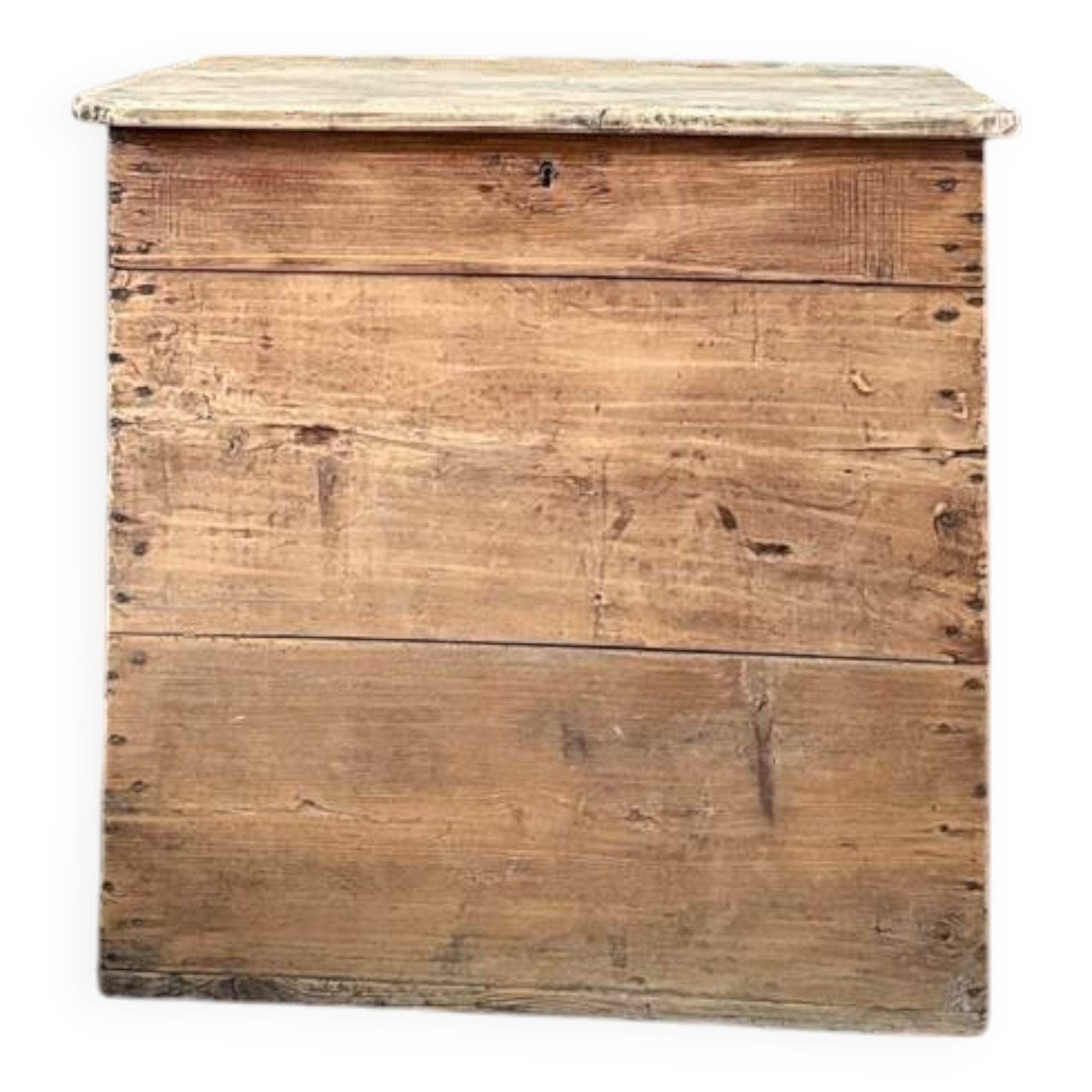 Old raw wood chest (renovated)