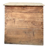 Old raw wood chest (renovated)