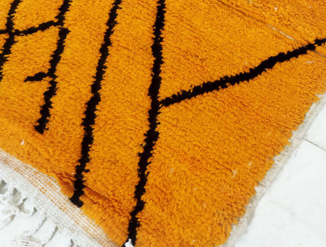 Moroccan berber rug 304x186cm