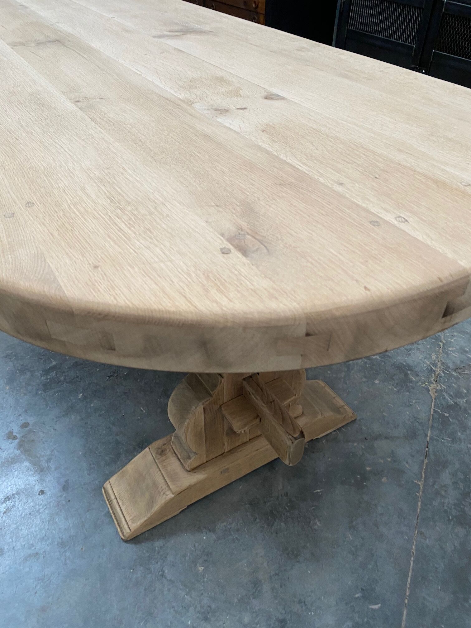 Table de monastère pieds patinés