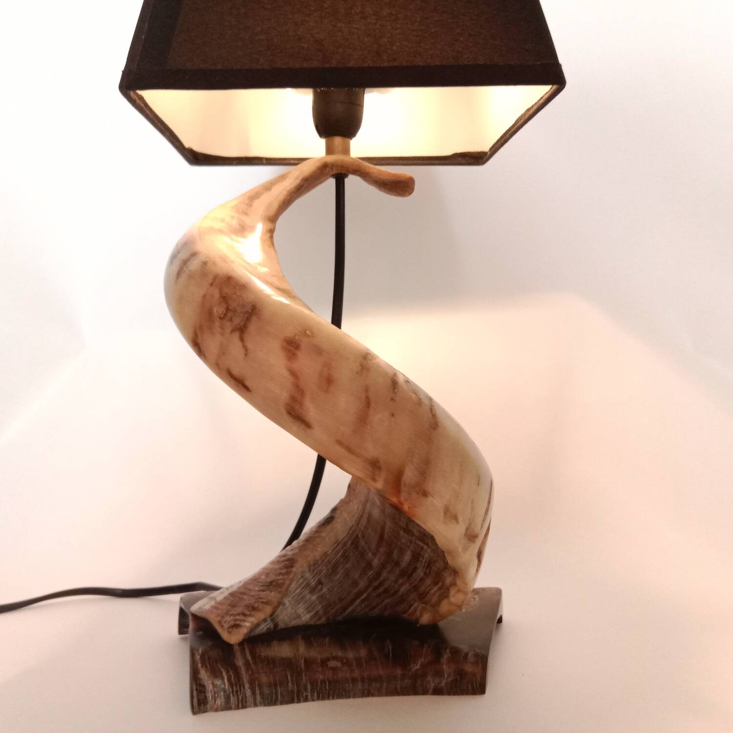 Brutalist spiral lamp from the 1960s, a curiosity object made of horn