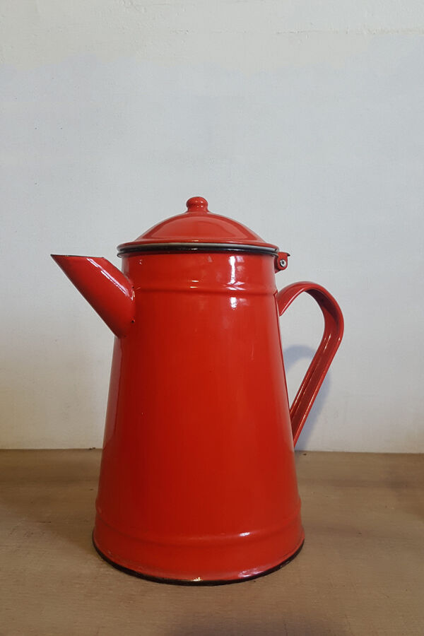 Ensemble décoratif d'appareils de cuisine émaillés