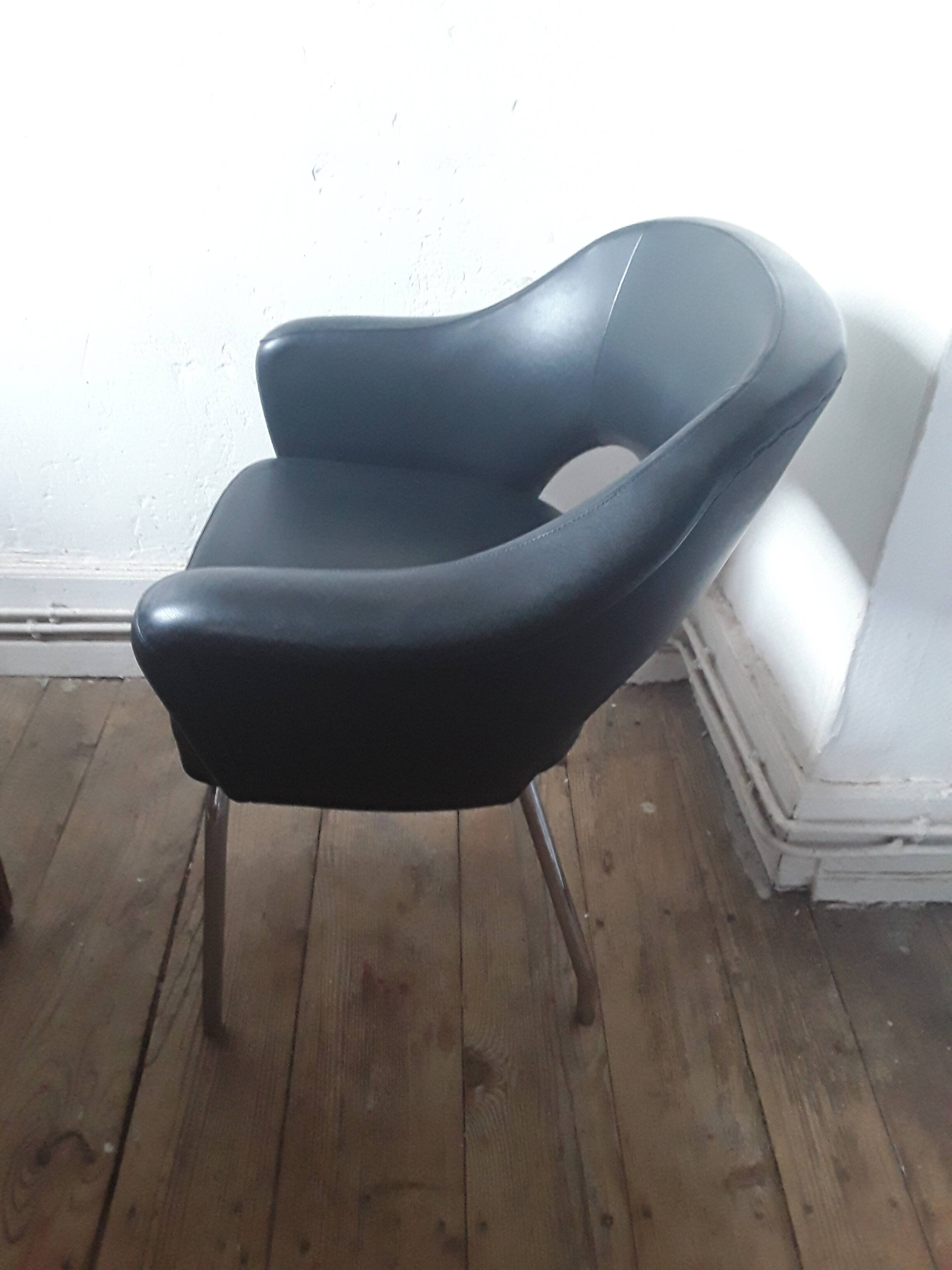 Knoll leather armchair