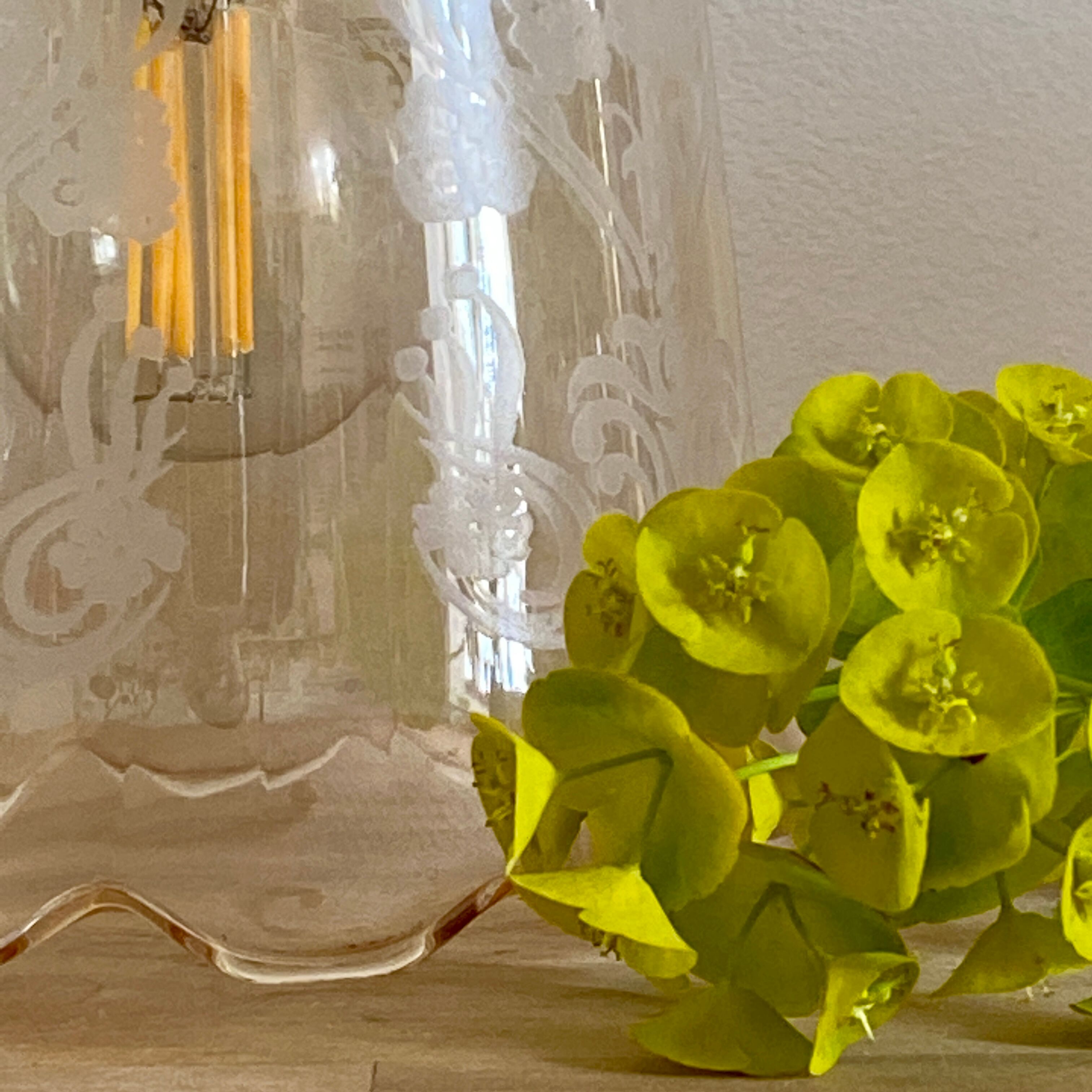Vintage tulip walking lamp in amber glass