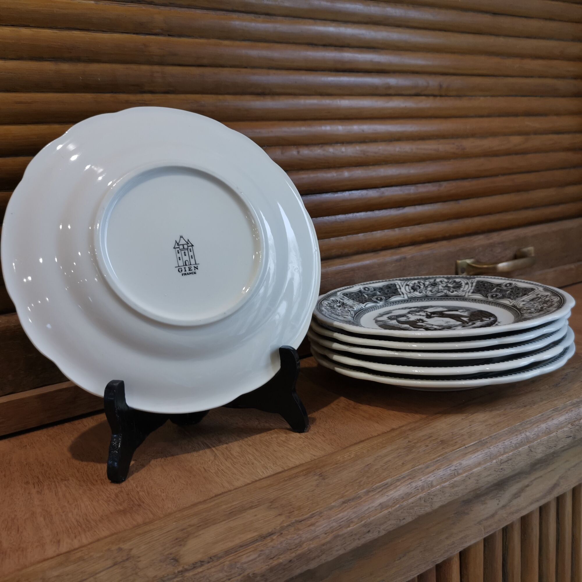 Set of 6 talking plates on "the language of flowers" in Gien earthenware
