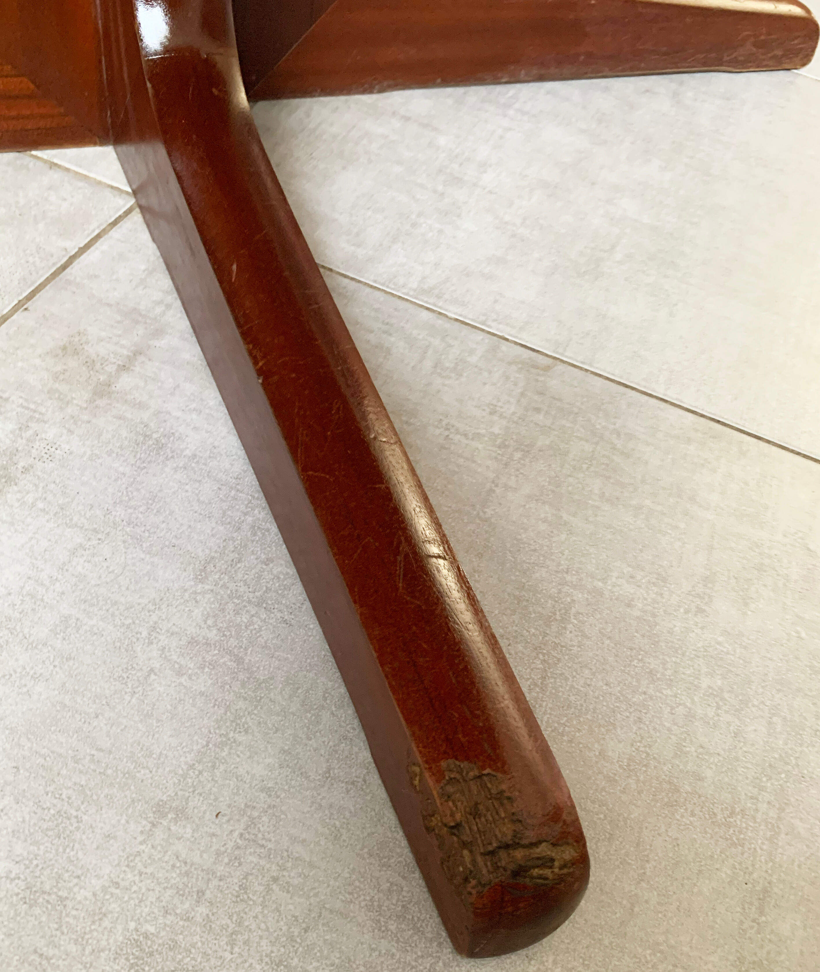 Vintage round Scandinavian table with extendable star center leg