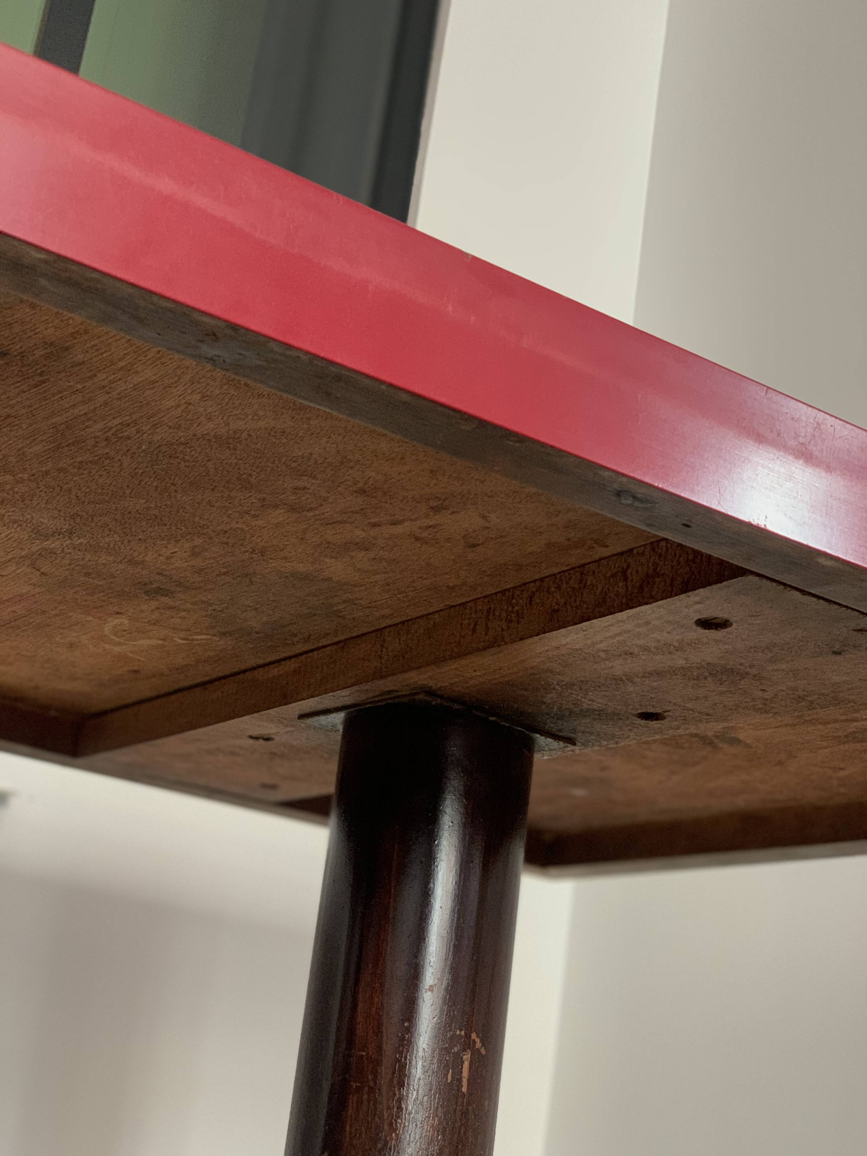 Bistro table in Formica