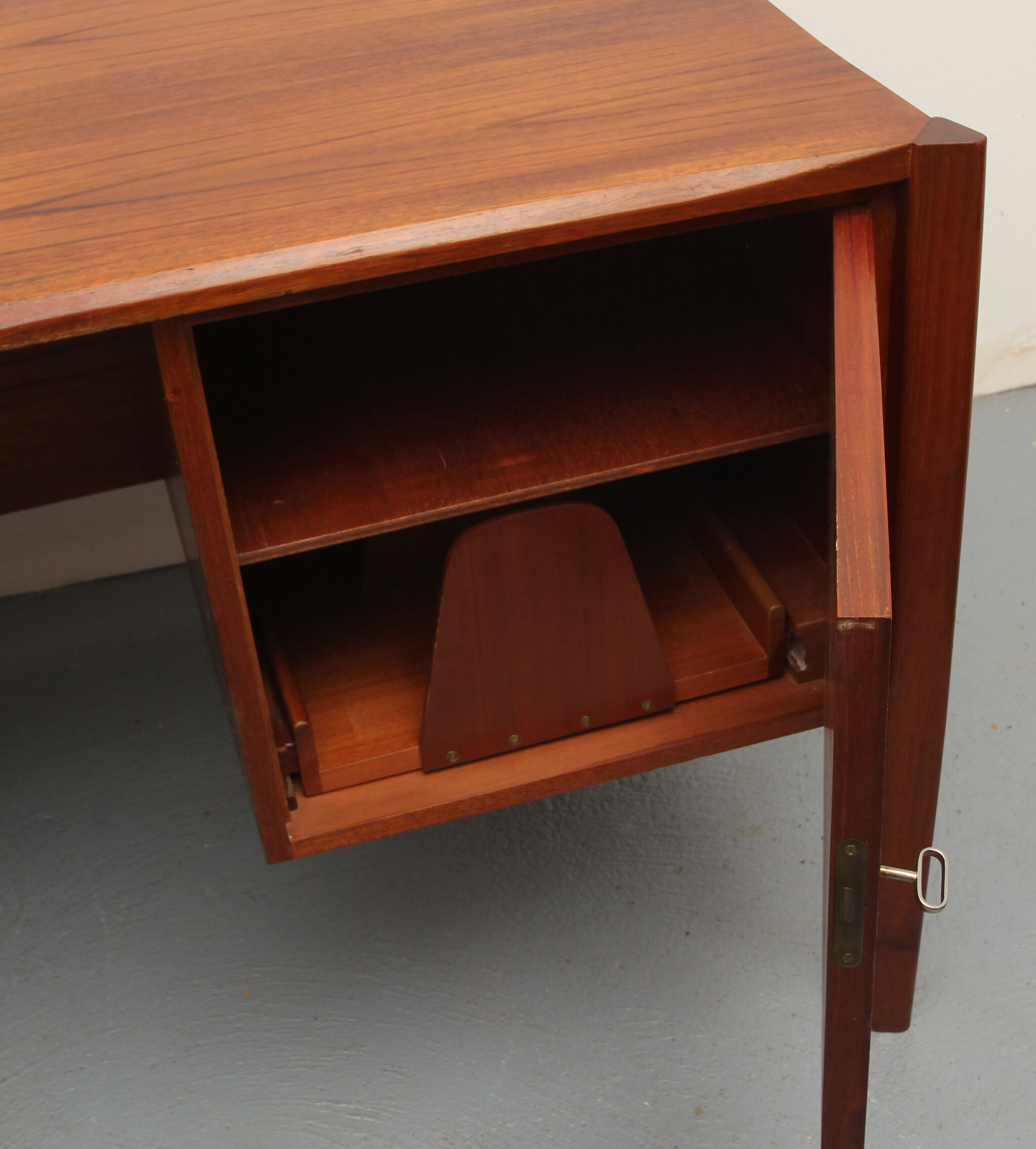 Desk in teak from Wilhelm Renz 1960