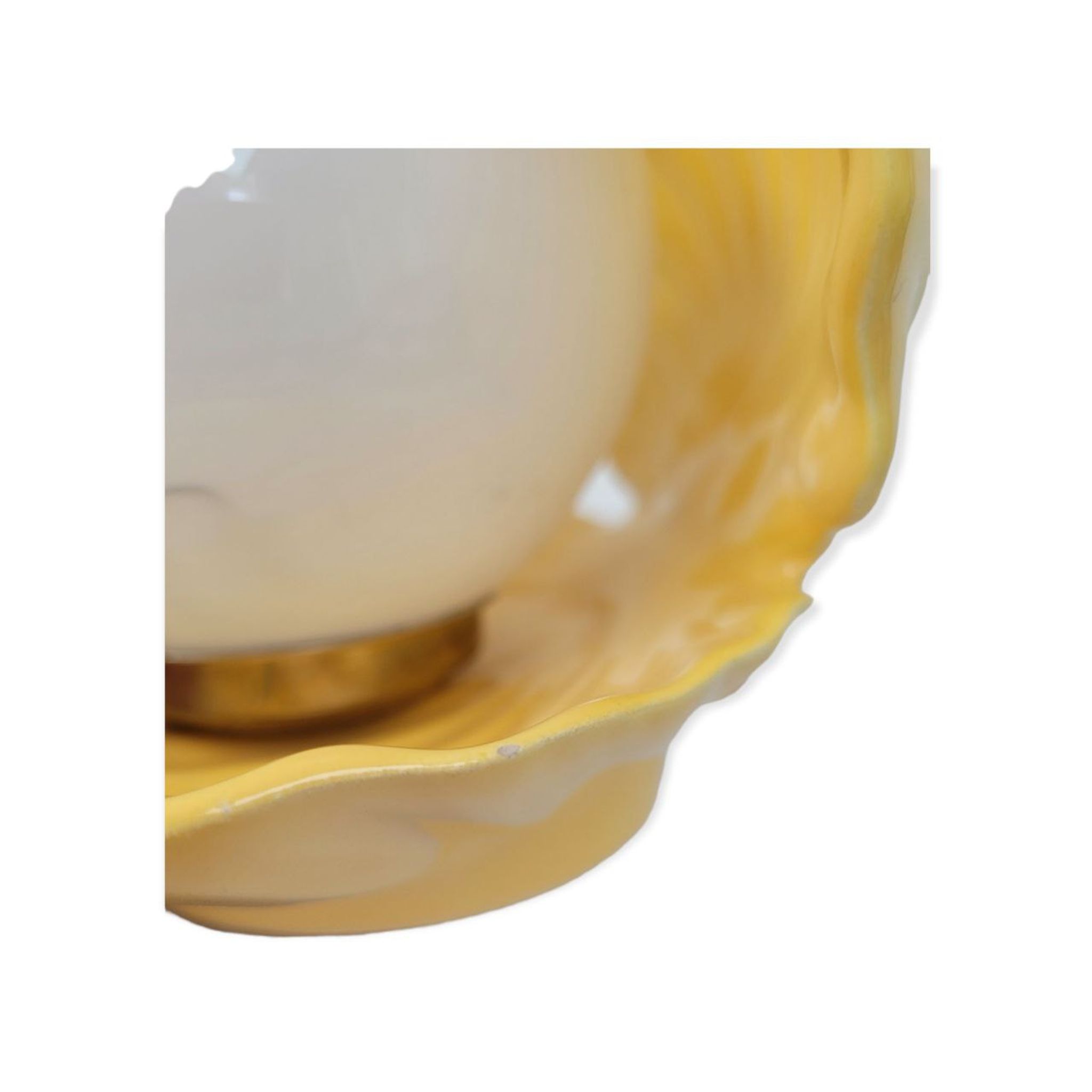 Lampe vintage coquillage en céramique jaune années 70