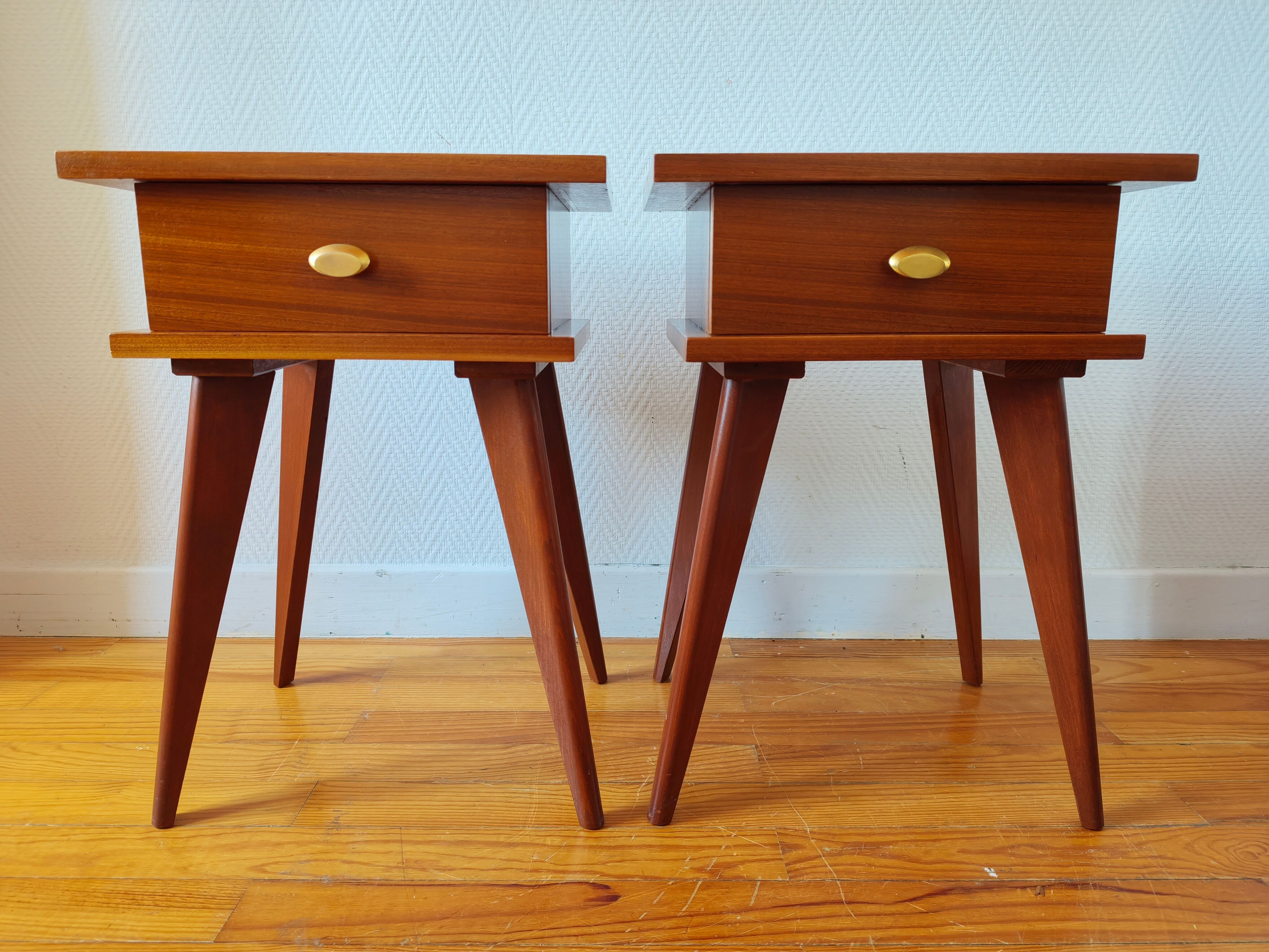 Paire de tables de chevet vintage Mid-century pieds compas