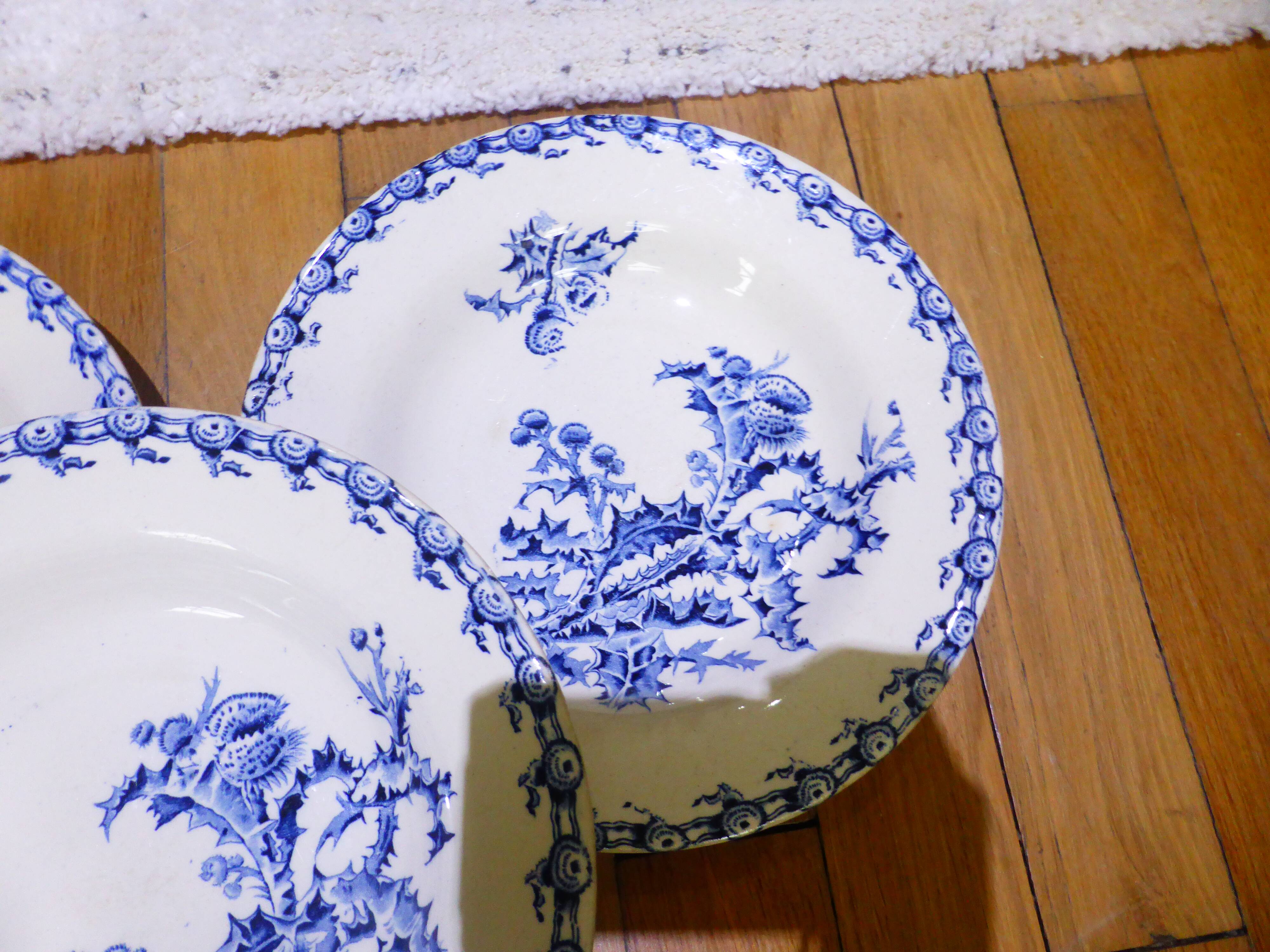 4 Gien Chardons soup plates (8)