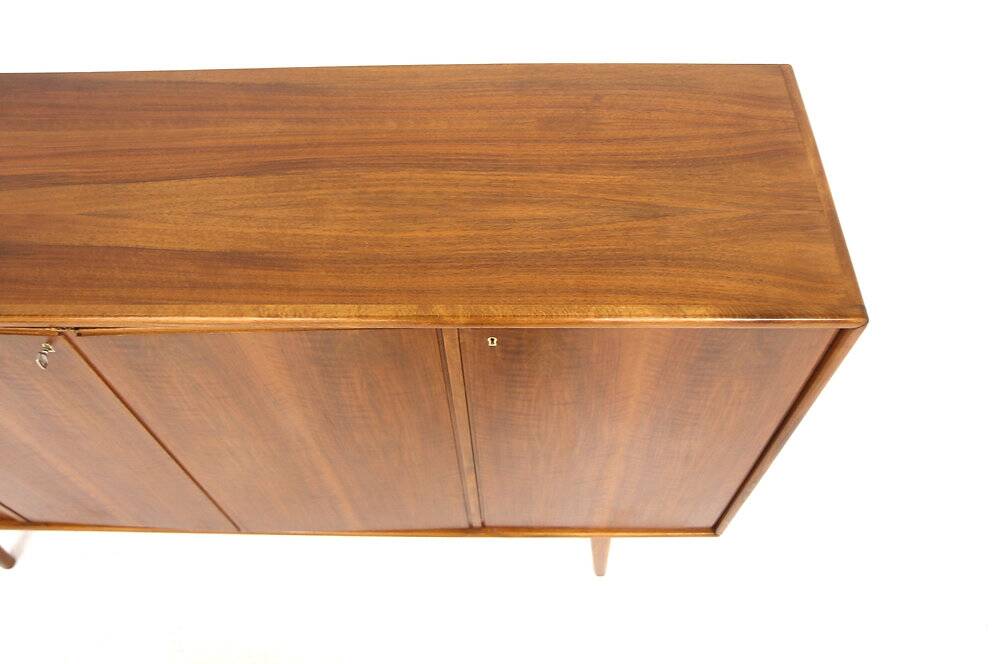 Enfilade scandinave en noyer, Möbelfabrik Linen, Horda, Suède, 1960