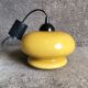 Suspension en opale jaune orangé, 1960/1970