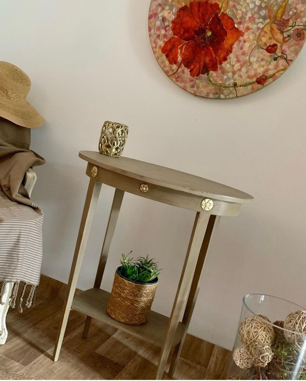 Vintage oval pedestal table