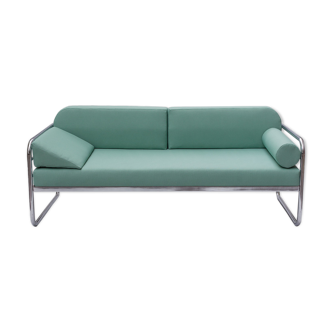 Bauhaus tubular chromed steel sofa by Robert Slezak